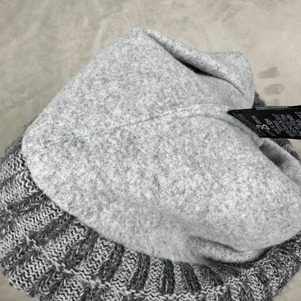 New Era North Dakota Fighting Hawks Beanie Pom Pom Knit Cap‎ Green Gray